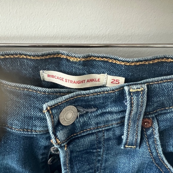 Levi's ribcage jeans - Picture 2 of 5
